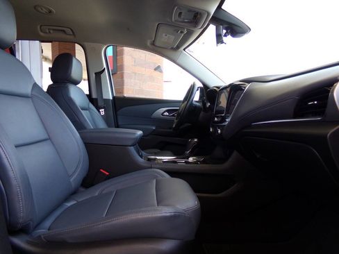 Used 2018 Chevrolet Traverse LT image 19