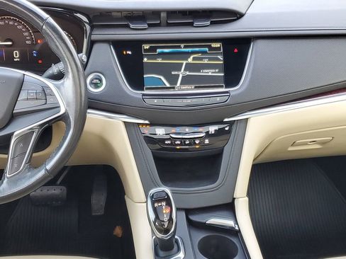 Used 2019 Cadillac XT5 Luxury image 29