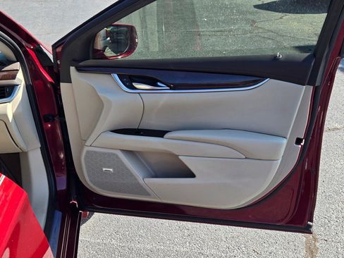 Used 2017 Cadillac XTS Luxury image 4