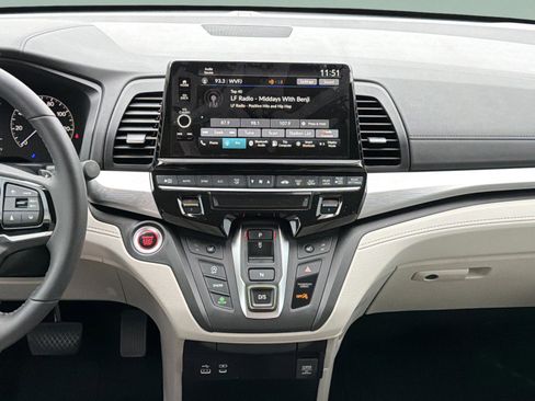 Certified 2026 Honda Odyssey EX-L image 11