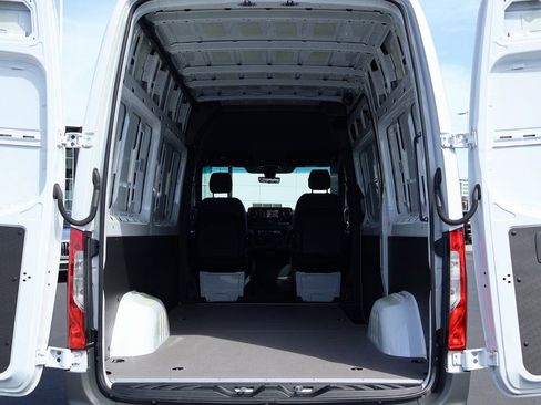 New 2025 Mercedes-Benz Sprinter 2500 image 8