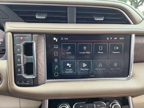 Used 2023 GMC Yukon XL Denali AWD/4WD image 16