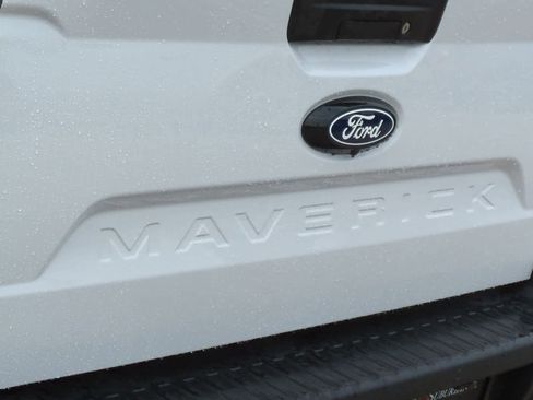 New 2025 Ford Maverick XLT w/ XLT Luxury Package image 13