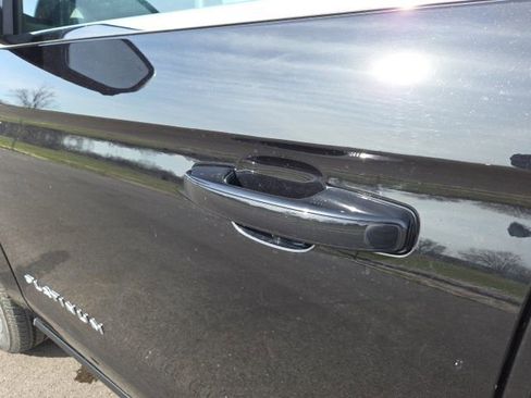 Used 2025 Ford Expedition Platinum w/ Driver's Package image 26