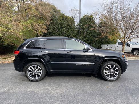 Used 2018 Jeep Grand Cherokee Overland image 11