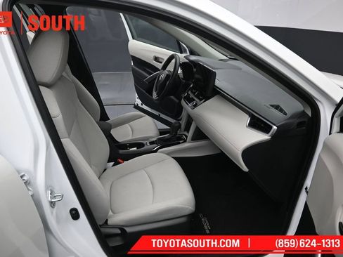 Used 2024 Toyota Corolla Cross L AWD/4WD image 29