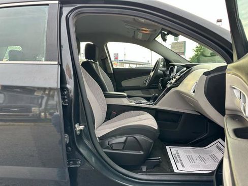 Used 2017 Chevrolet Equinox LS FWD image 18