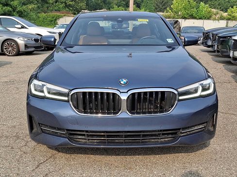 Used 2023 BMW 530i xDrive w/ Premium Package AWD/4WD image 2