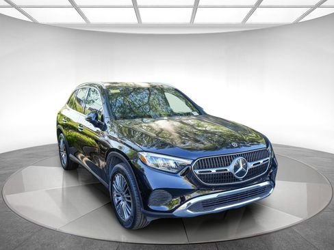 Used 2026 Mercedes-Benz GLC 300 4MATIC image 2