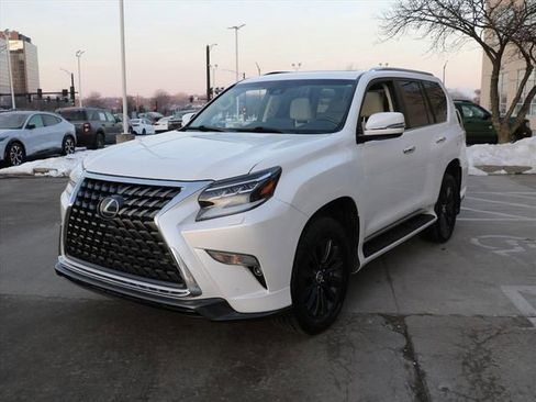 Used 2023 Lexus GX 460 Premium w/ Accessory Package image 2