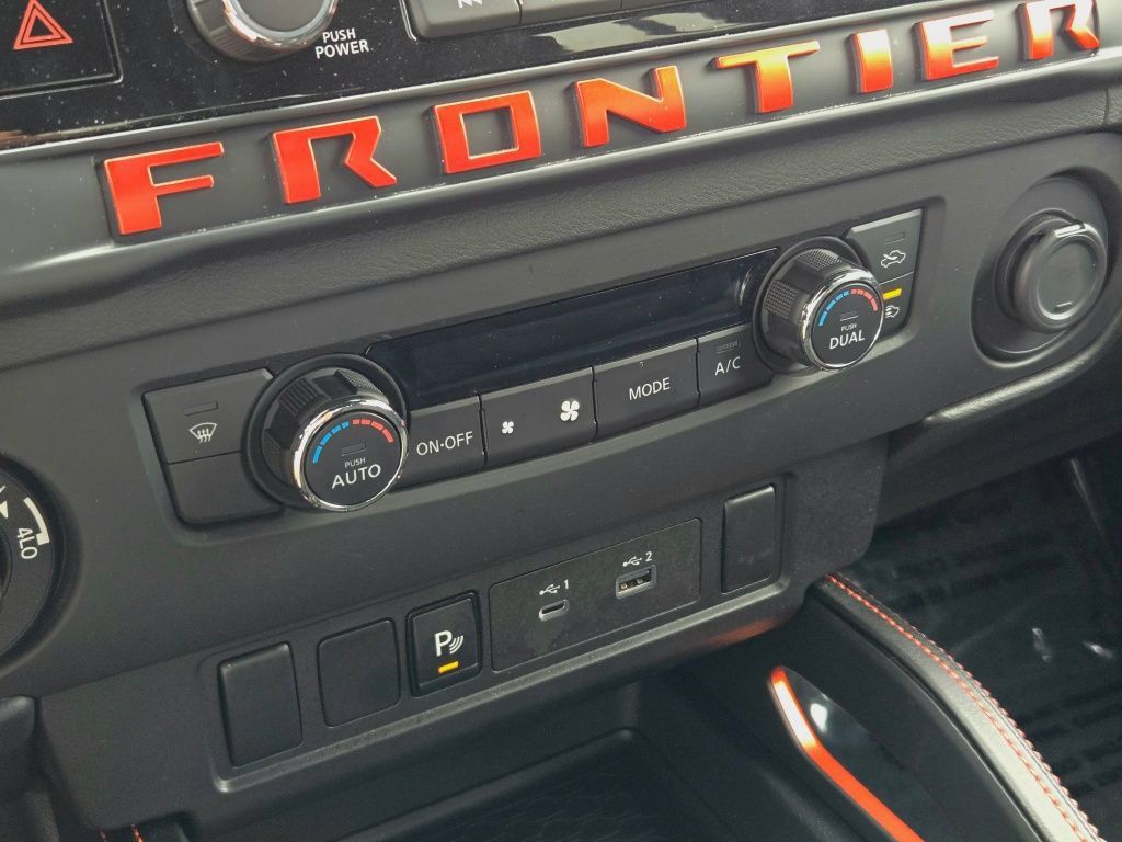 Used 2025 Nissan Frontier PRO-4X AWD/4WD image 32