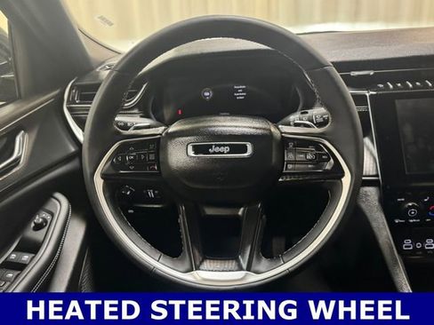 Used 2025 Jeep Grand Cherokee Altitude AWD/4WD image 16
