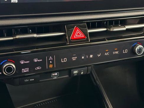 New 2026 Kia Niro EX FWD image 24