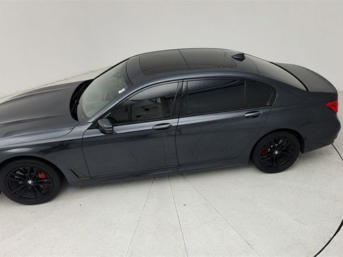 Used 2017 BMW 750i xDrive image 15