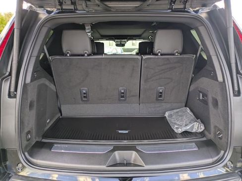 Used 2023 Cadillac Escalade Premium Luxury AWD/4WD image 35