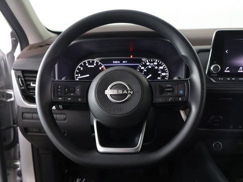 Used 2022 Nissan Rogue SV image 35