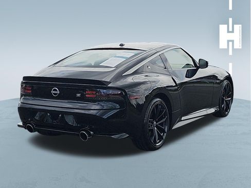 Used 2025 Nissan Z Performance w/ Floor Mat Package RWD image 4