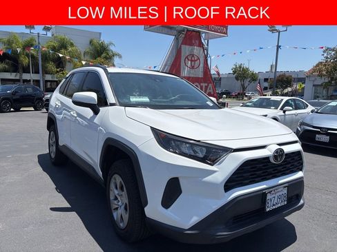 Used 2021 Toyota RAV4 LE FWD image 1