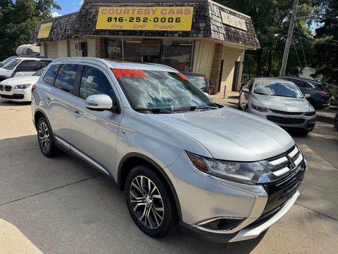 Used 2016 Mitsubishi Outlander GT image 1