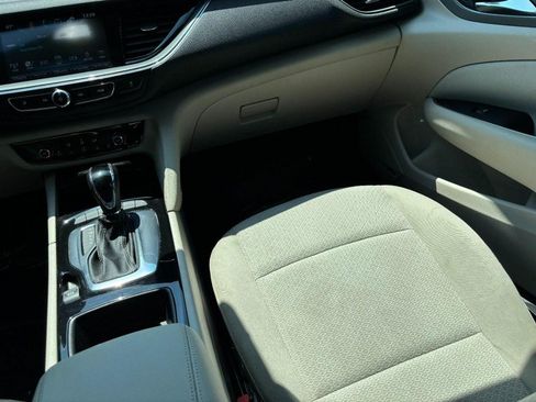 Used 2018 Buick Regal Preferred w/ Sights and Sounds Package FWD image 14