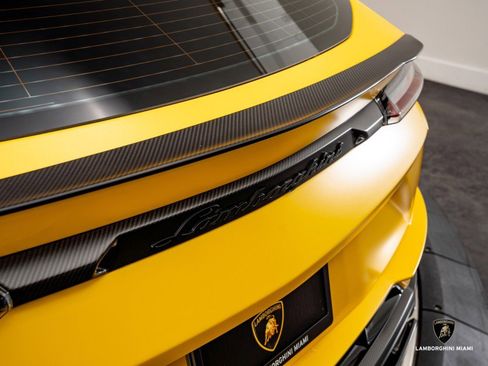 Used 2024 Lamborghini Urus Performante image 19