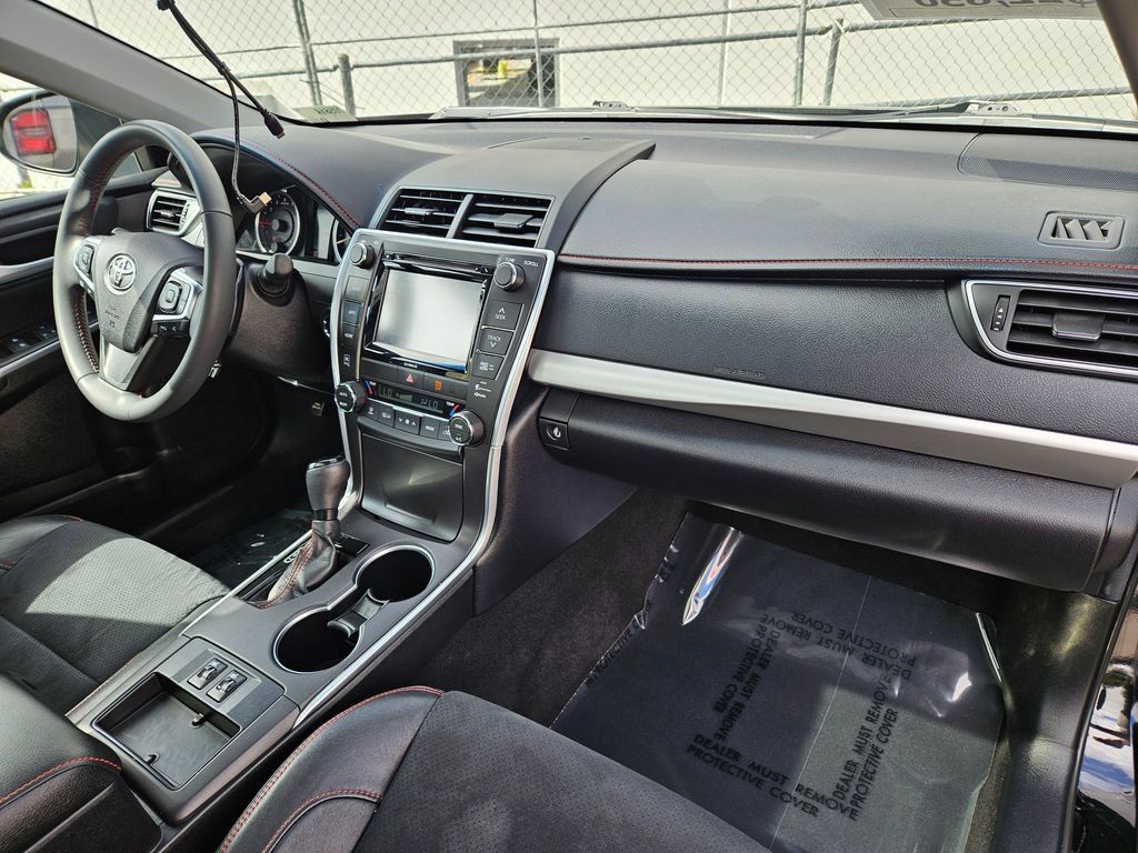 Used 2016 Toyota Camry XSE w/ Advanced Technology Package FWD image 13