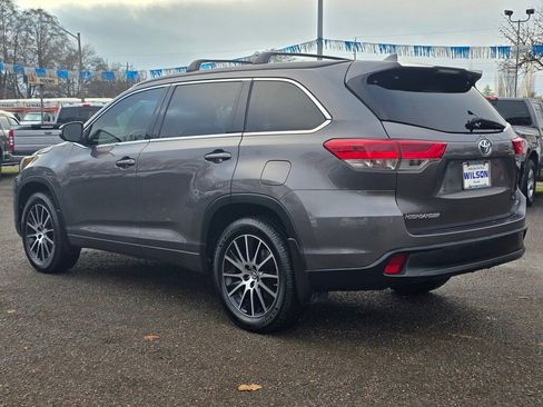 Used 2018 Toyota Highlander SE image 34