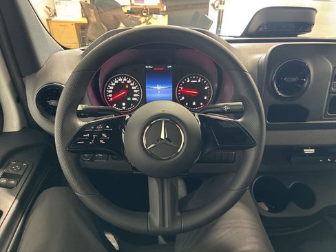 New 2025 Mercedes-Benz Sprinter 2500 image 11