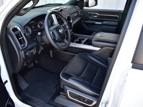 Used 2025 RAM 1500 Laramie AWD/4WD image 19