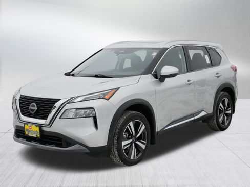 Used 2023 Nissan Rogue SL image 3