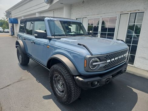 Used 2025 Ford Bronco Badlands AWD/4WD image 2