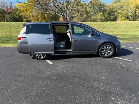 Used 2016 Honda Odyssey Touring Elite image 22
