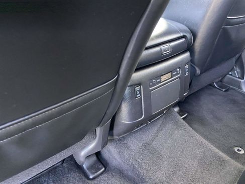 Used 2021 Nissan Armada Platinum image 5