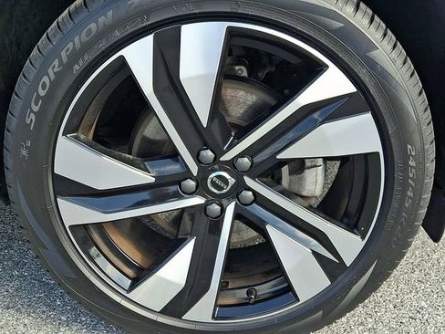Certified 2023 Volvo XC40 B5 Ultimate w/ Protection Package Premier AWD/4WD image 8