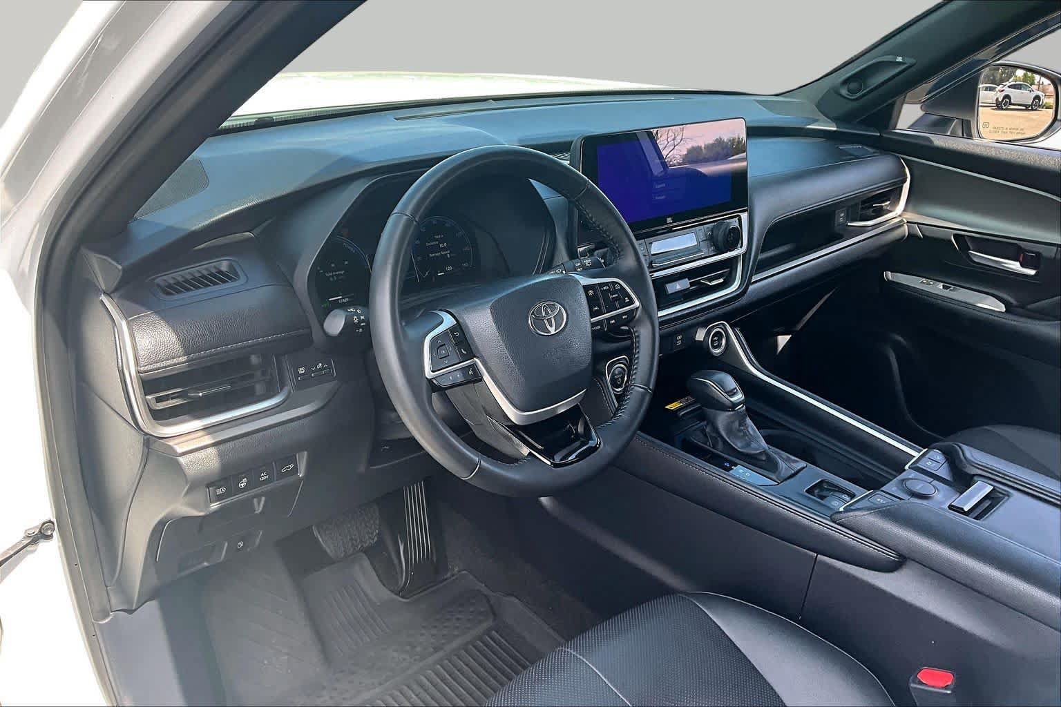Certified 2025 Toyota Grand Highlander AWD Hybrid image 17