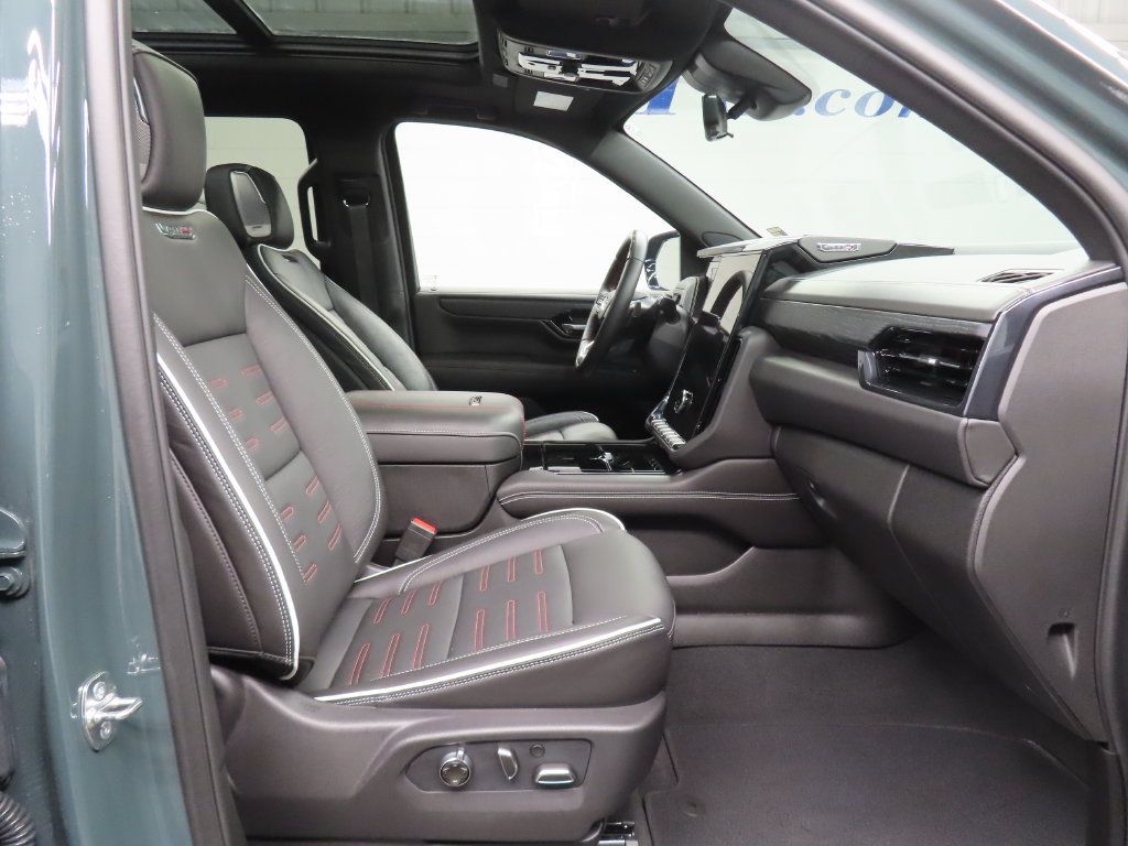 Used 2026 GMC Yukon XL AT4 Ultimate AWD/4WD image 33