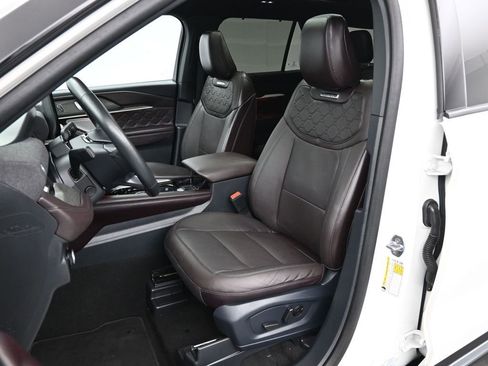 Certified 2025 Ford Explorer Platinum w/ Ultimate Package image 11