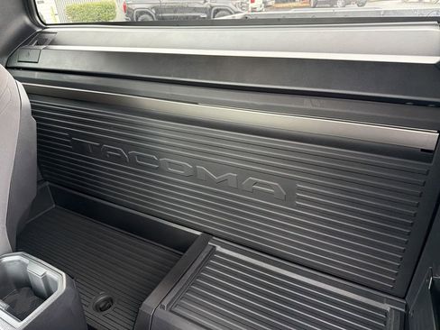 Used 2025 Toyota Tacoma SR image 27