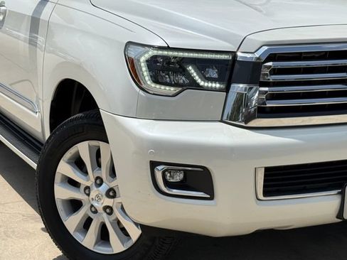 Used 2021 Toyota Sequoia Platinum AWD/4WD image 4