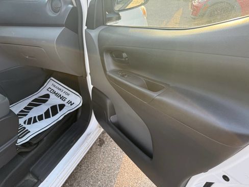 Used 2019 Nissan NV200 S image 14