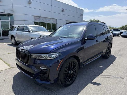Used 2020 BMW X7 xDrive40i w/ M Sport Package AWD/4WD image 2