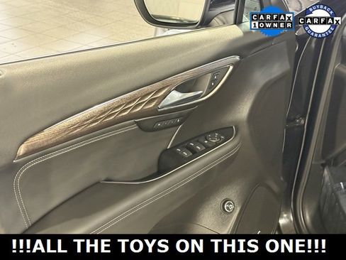 Used 2023 Buick Envision Avenir image 23