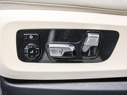 Certified 2023 BMW X7 xDrive40i w/ Executive Package image 22