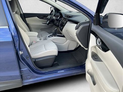 Used 2022 Nissan Rogue Sport SV FWD image 21