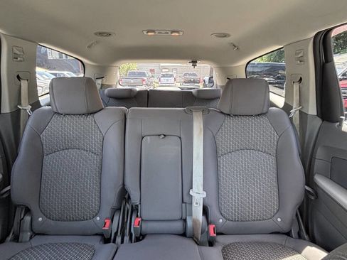 Used 2010 Chevrolet Traverse LS FWD image 30