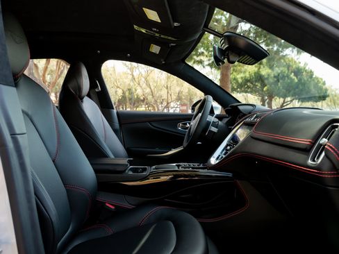 Used 2021 Aston Martin DBX AWD/4WD image 16