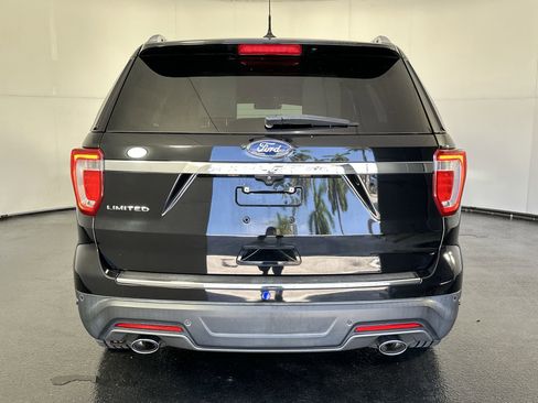 Used 2018 Ford Explorer Limited image 10