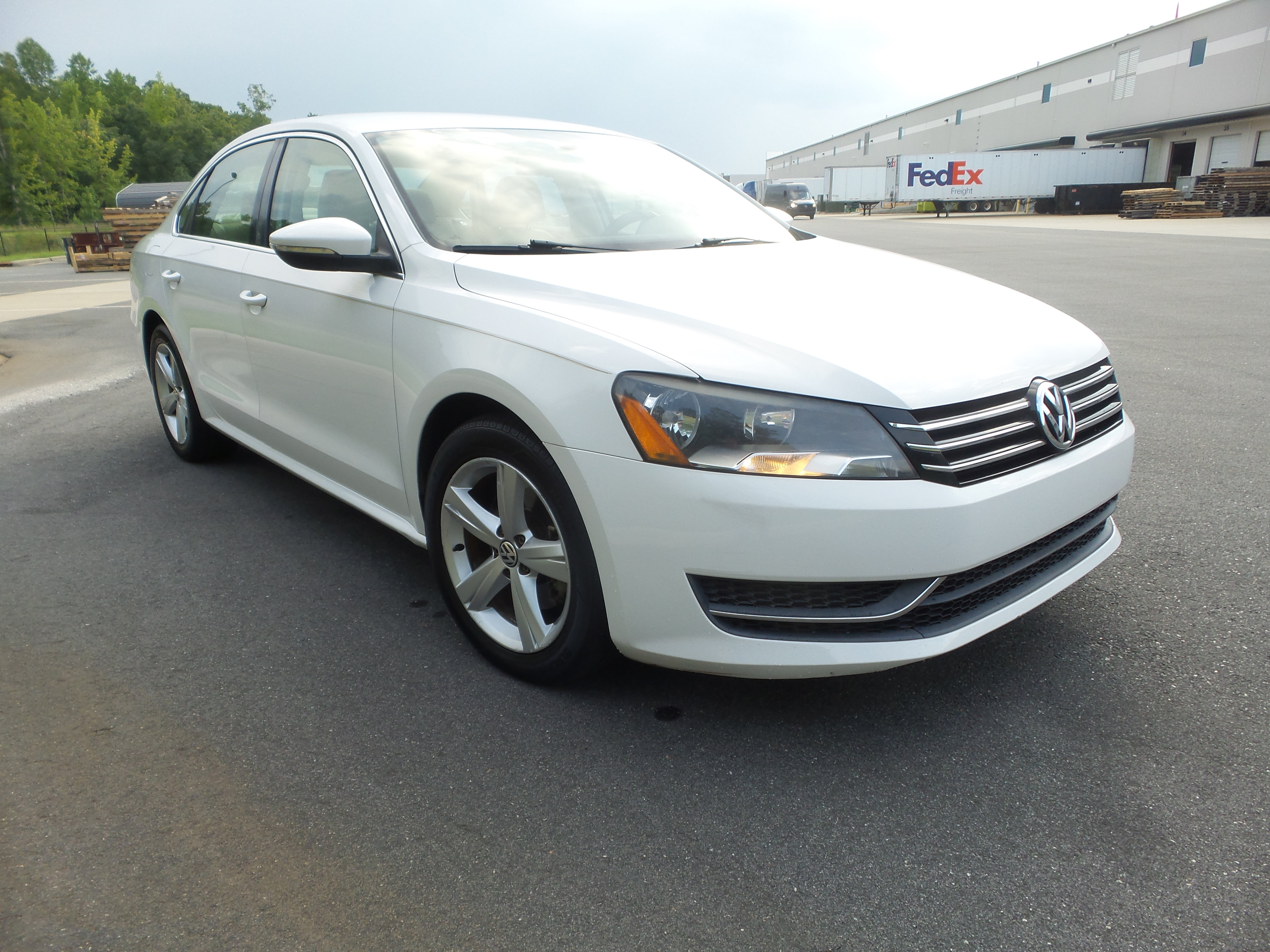 Used 2012 Volkswagen Passat 2.5 SE FWD image 1