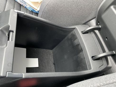 Used 2025 Kia K4 EX image 32