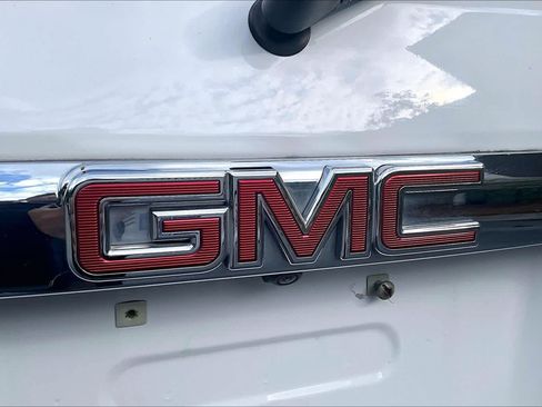 Used 2019 GMC Acadia SLT FWD image 30